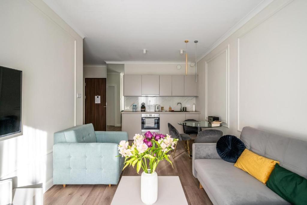 Mennica Residence By Golden Apartments Варшава Экстерьер фото